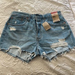 BRAND NEW Levis Denim shorts